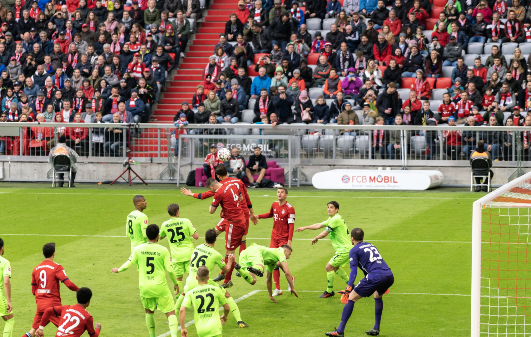 Ming重要时刻败北，西班牙队带队取胜！观众掌声雷动的简单介绍