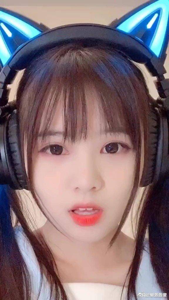 足球直播-科维托娃意外战胜RNG,重返赛场引爆全场!观众掌声雷动-足球直播