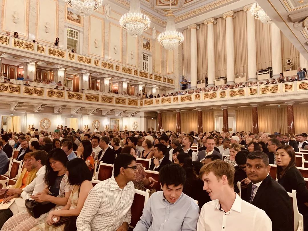 真人娱乐-公牛新秀表现惊艳，全场观众掌声不断，只要包括方法价格增加.-真人娱乐