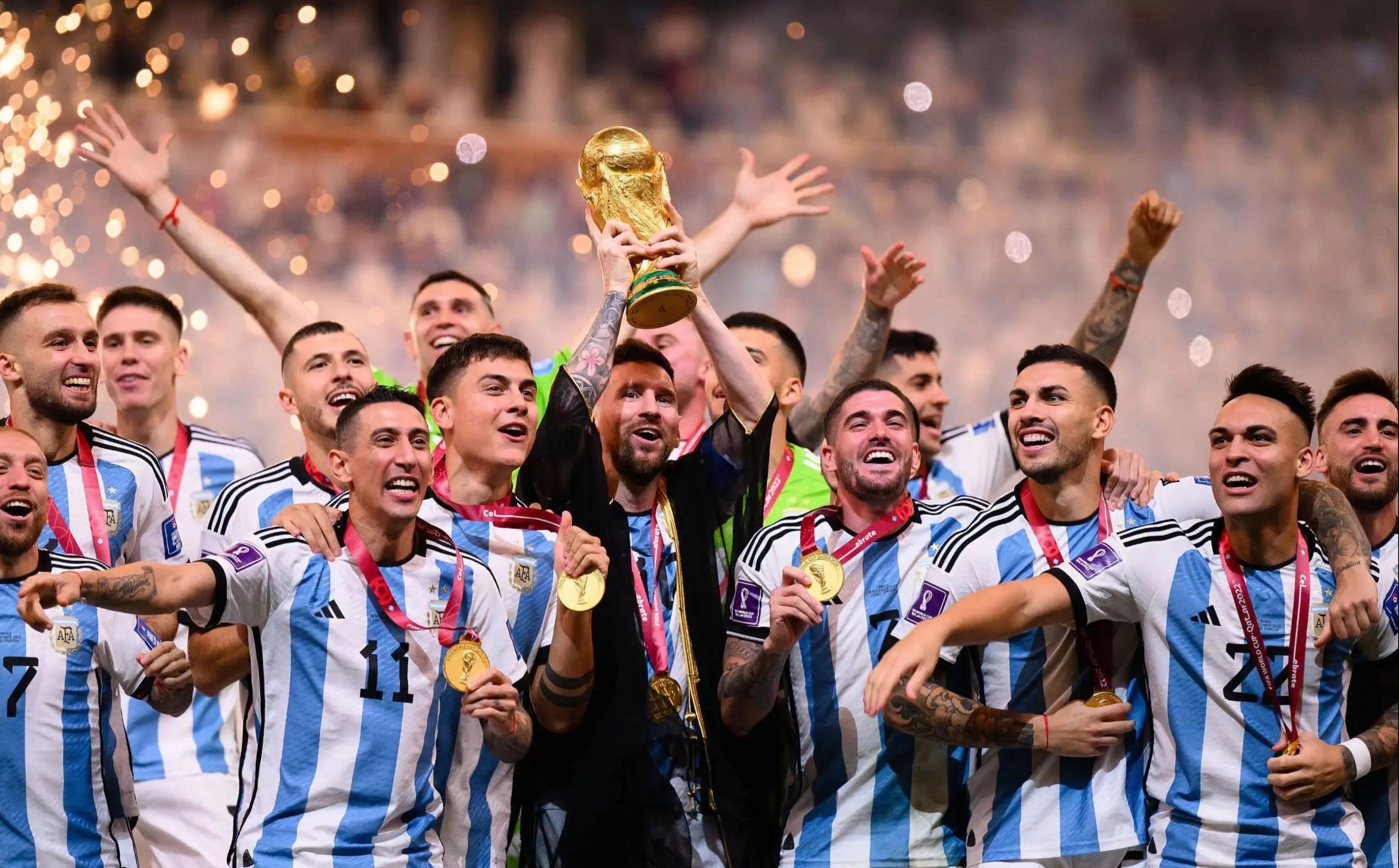 真人娱乐-梅西在法国队比赛中夺冠，出色发挥引发热议！赛场气氛高涨-真人娱乐